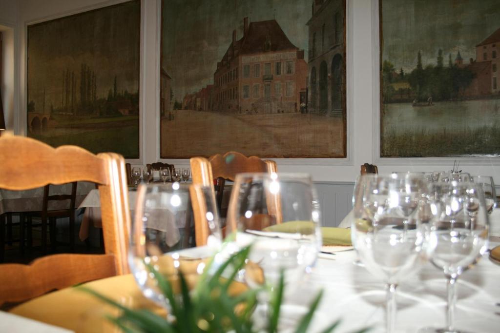 Logis Hostellerie Bressane Saint-Germain-du-Bois Esterno foto
